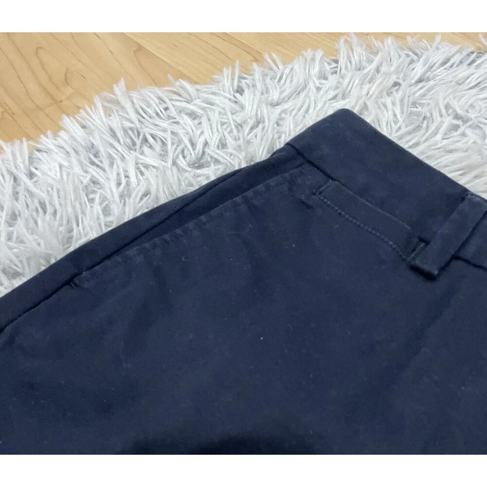 Lands End Shorts Womens 2 Petite Not too Low Rise Blue Cotton Blend Chinos Beach